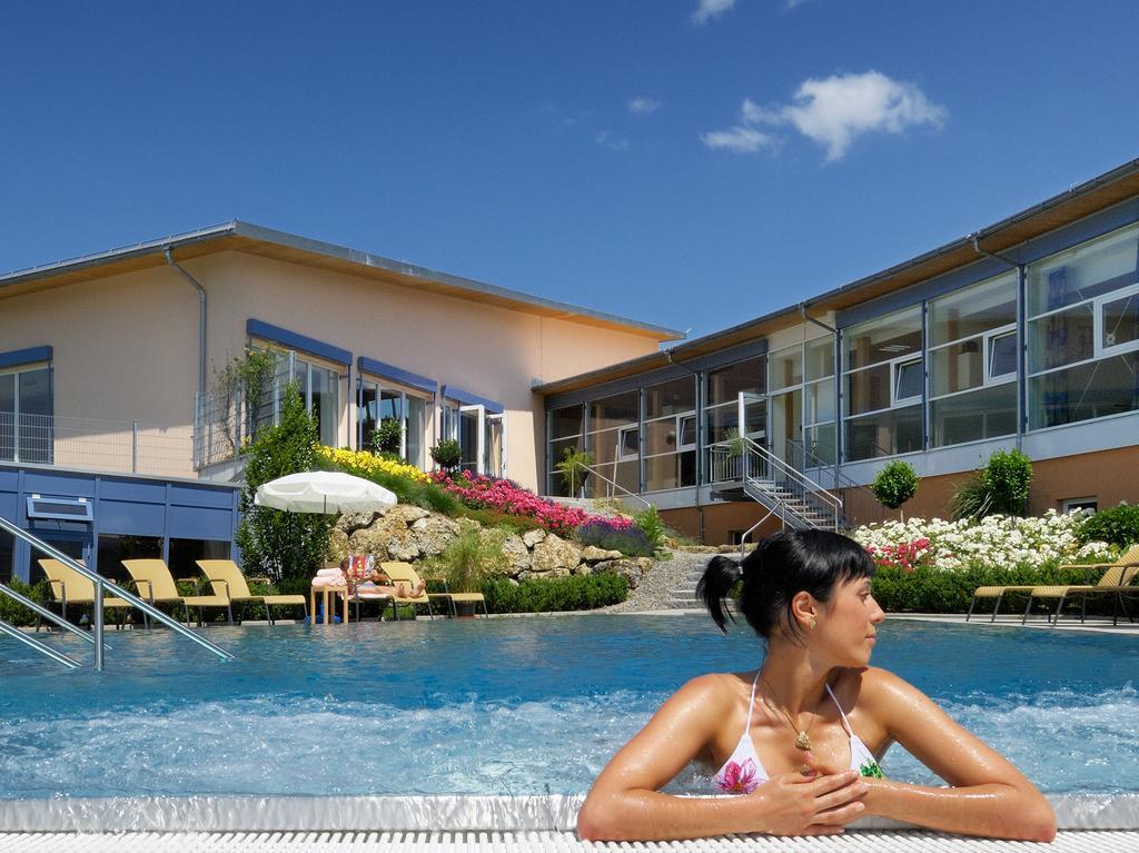 Vitalhotel Quellengarten - Bed & Breakfast Lingenau Luaran gambar